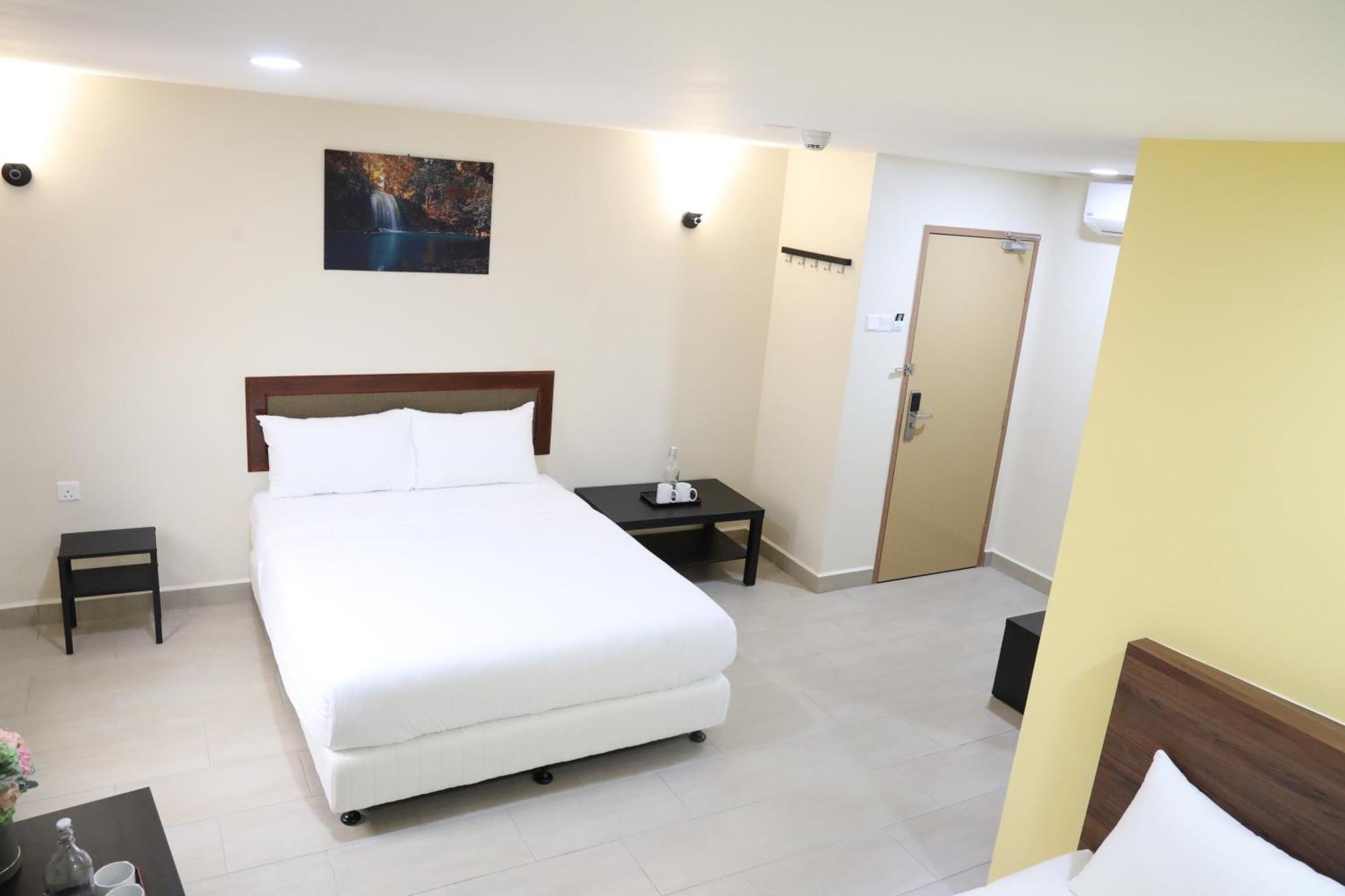 Capital O 90897 Island City Hotel George Town Zewnętrze zdjęcie