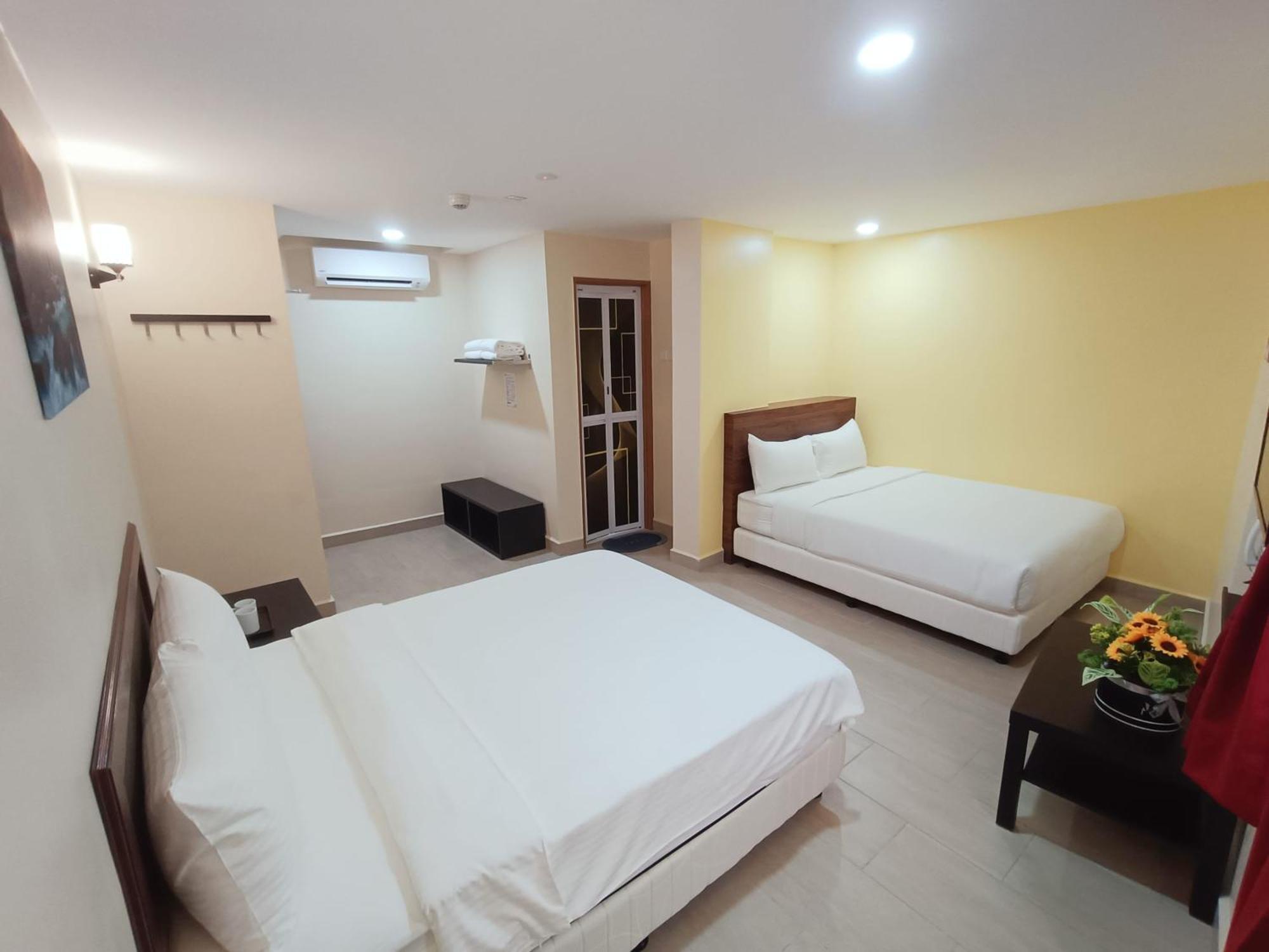 Capital O 90897 Island City Hotel George Town Zewnętrze zdjęcie
