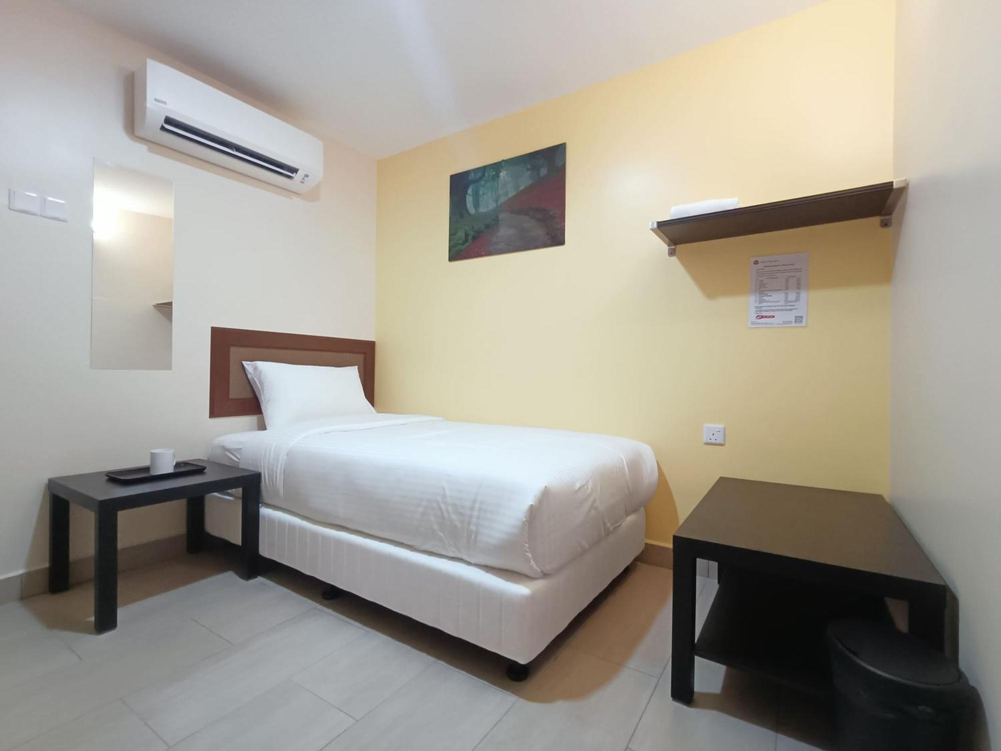 Capital O 90897 Island City Hotel George Town Zewnętrze zdjęcie