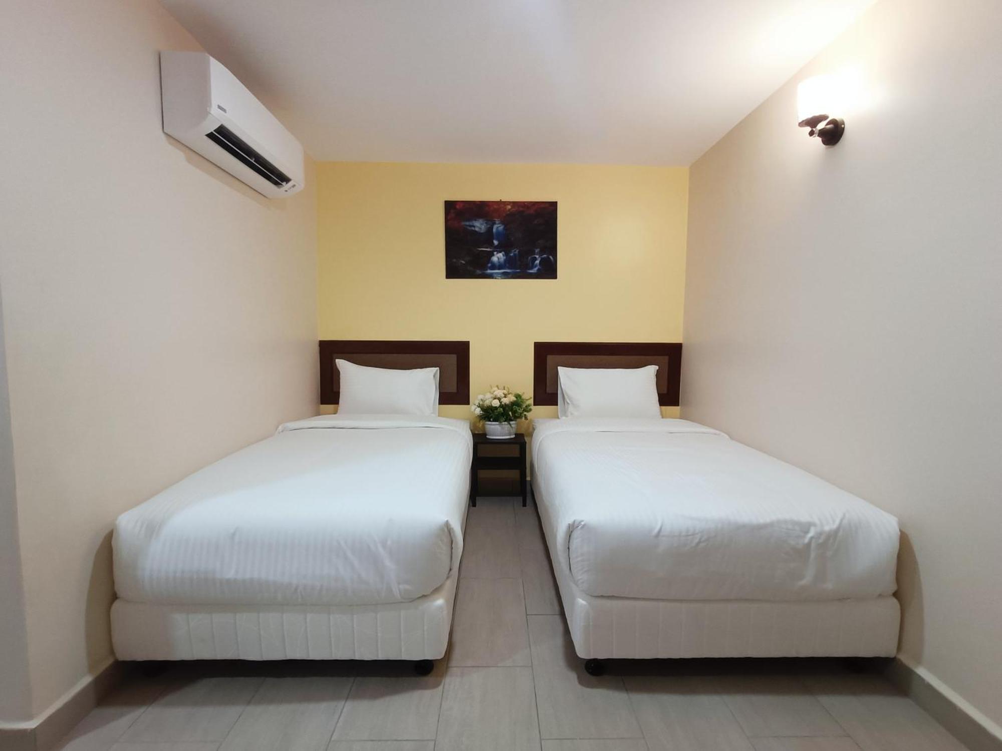 Capital O 90897 Island City Hotel George Town Zewnętrze zdjęcie