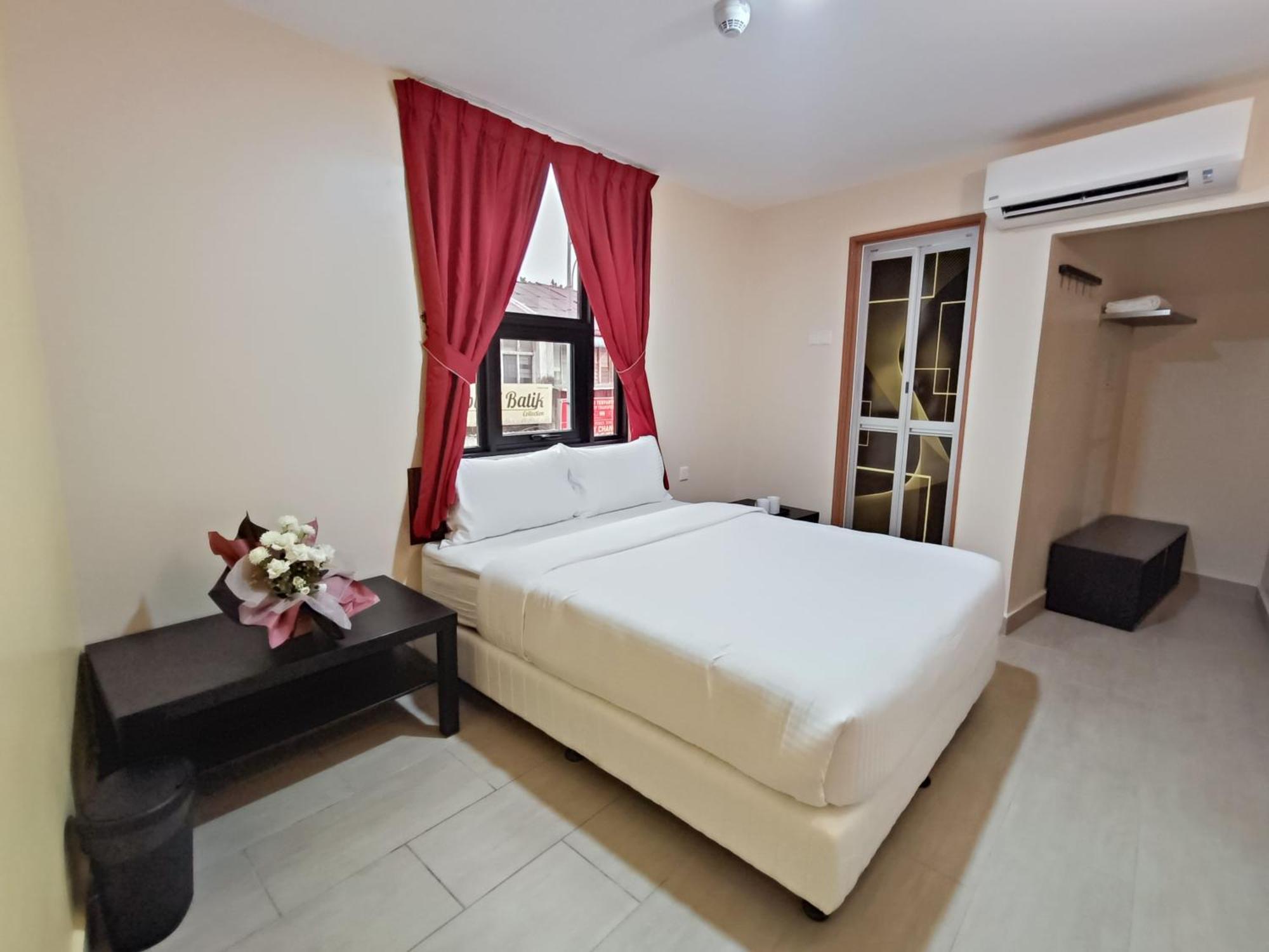 Capital O 90897 Island City Hotel George Town Zewnętrze zdjęcie