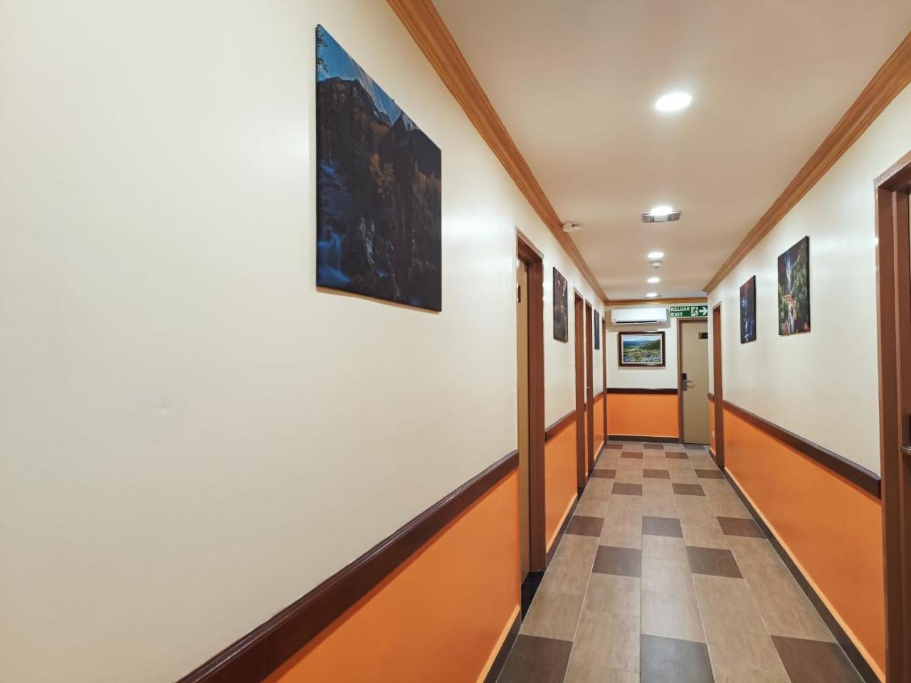 Capital O 90897 Island City Hotel George Town Zewnętrze zdjęcie