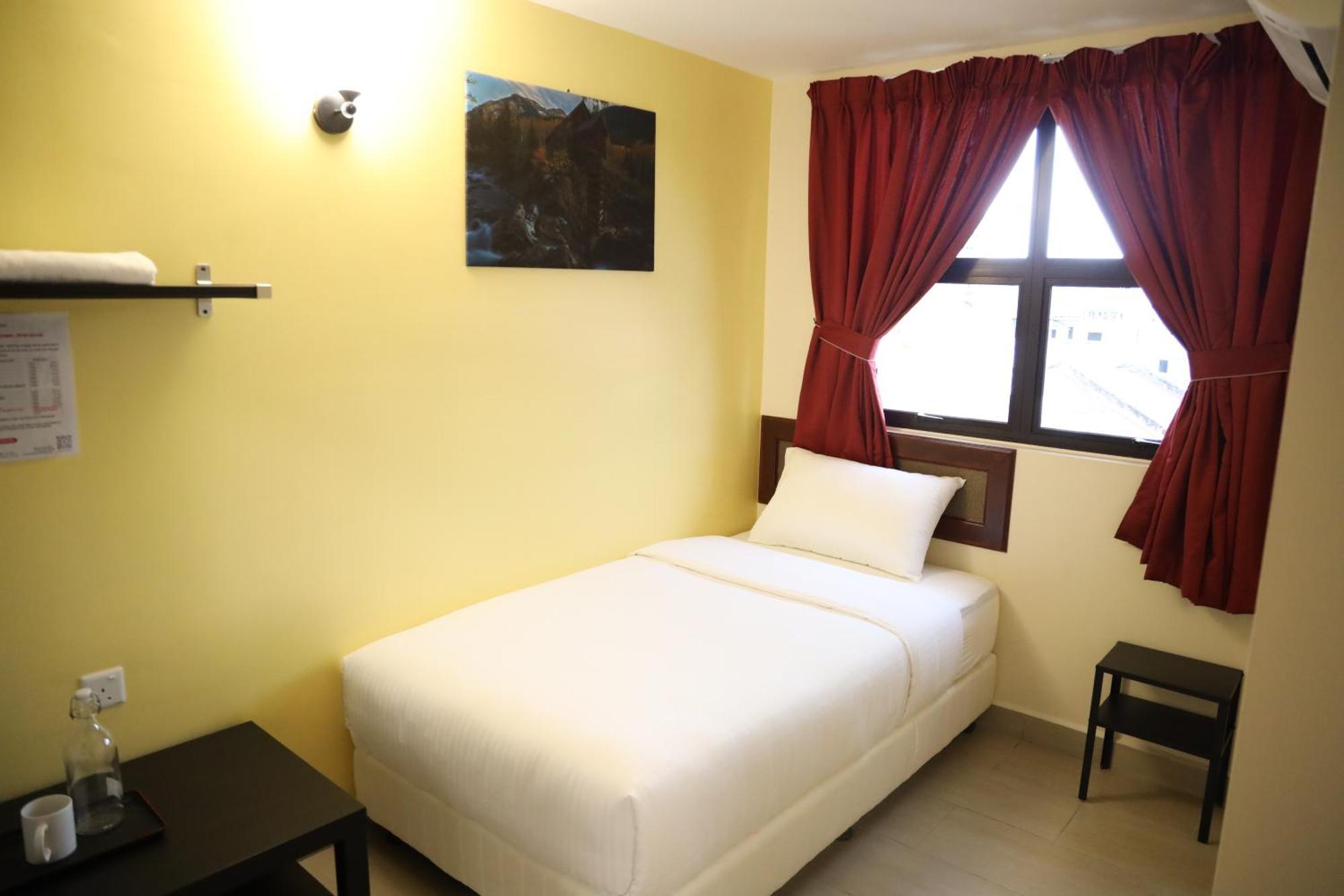 Capital O 90897 Island City Hotel George Town Zewnętrze zdjęcie