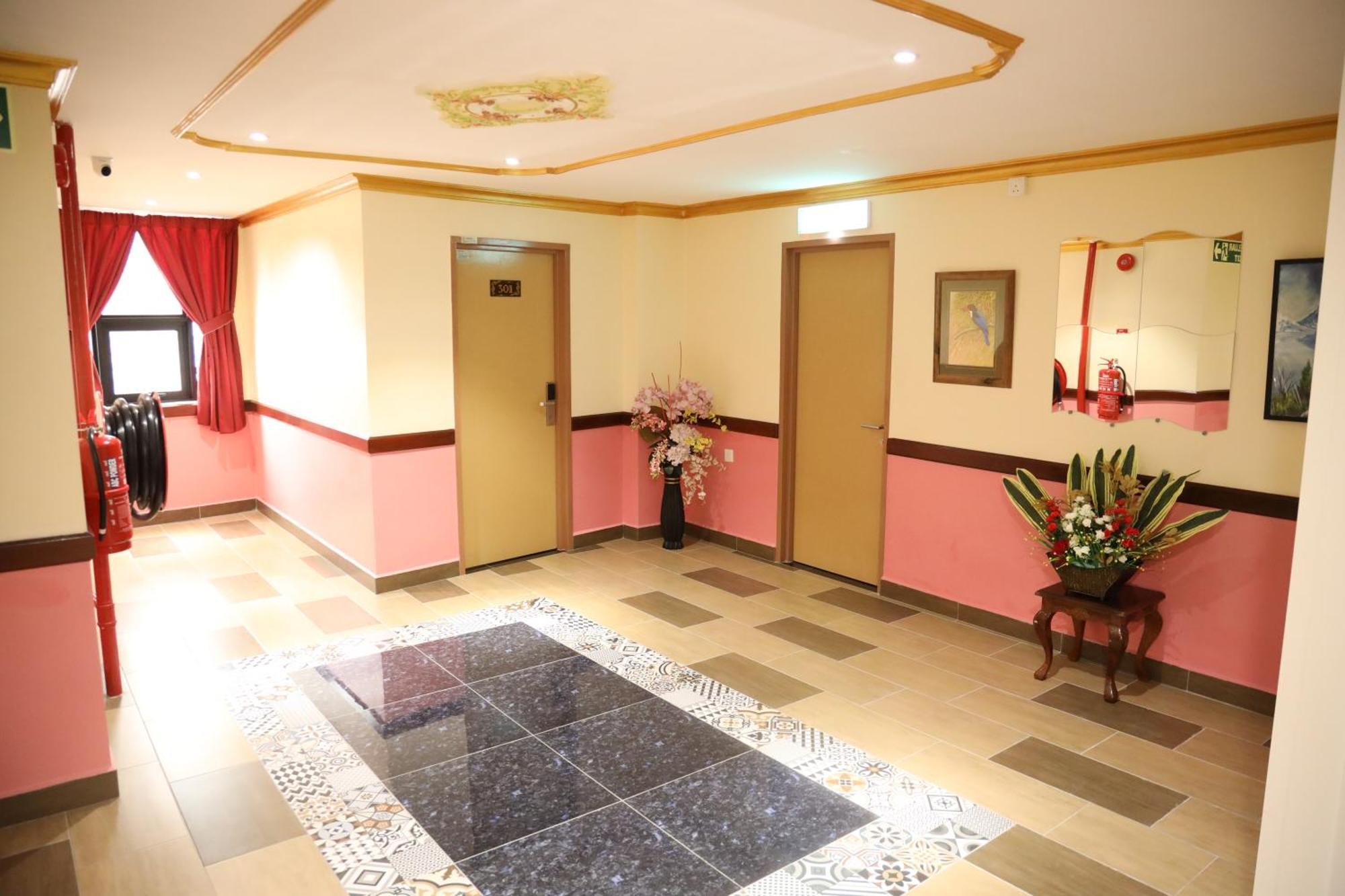Capital O 90897 Island City Hotel George Town Zewnętrze zdjęcie